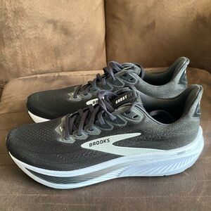 Brooks Ghost 17 Running Shoes - Black/White - Men’s size 9.5
